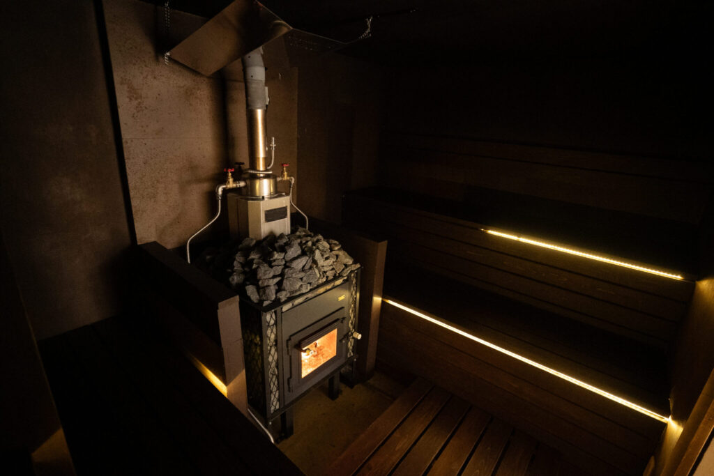 SAUNALAND浅草の新しくなった薪サウナ室